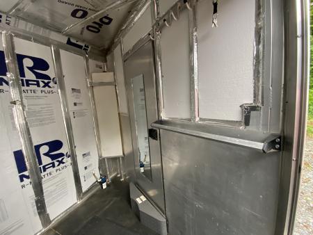 Used 2012 Sundowner 3 H GN Horse Trailer