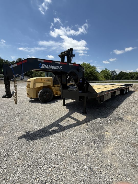 New 2026 Diamond C FMAX 212 35’ Flatbed Trailer, PACESETTER EDITION, HYD DOVETAIL, HYD JACKS, ALUMINUM 17.5 OUTER WHEELS, 18 PLY