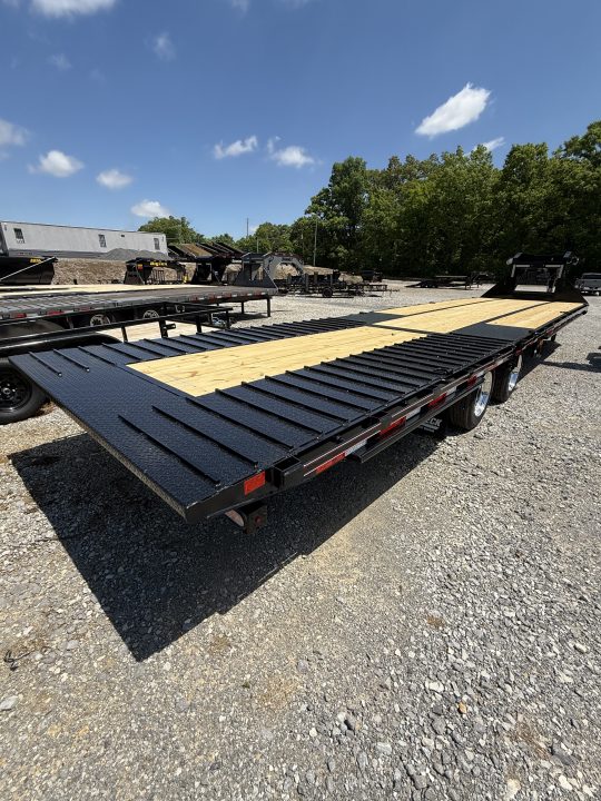 New 2026 Diamond C FMAX 212 35’ Flatbed Trailer, PACESETTER EDITION, HYD DOVETAIL, HYD JACKS, ALUMINUM 17.5 OUTER WHEELS, 18 PLY