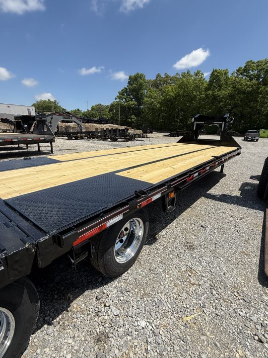 New 2026 Diamond C FMAX 212 35’ Flatbed Trailer, PACESETTER EDITION, HYD DOVETAIL, HYD JACKS, ALUMINUM 17.5 OUTER WHEELS, 18 PLY