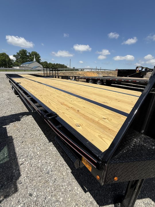 New 2026 Diamond C FMAX 212 35’ Flatbed Trailer, PACESETTER EDITION, HYD DOVETAIL, HYD JACKS, ALUMINUM 17.5 OUTER WHEELS, 18 PLY