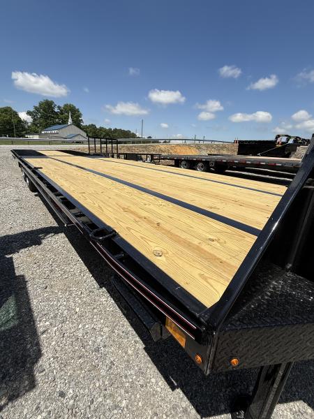 New 2026 Diamond C FMAX 212 35’ Flatbed Trailer, PACESETTER EDITION, HYD DOVETAIL, HYD JACKS, ALUMINUM 17.5 OUTER WHEELS, 18 PLY