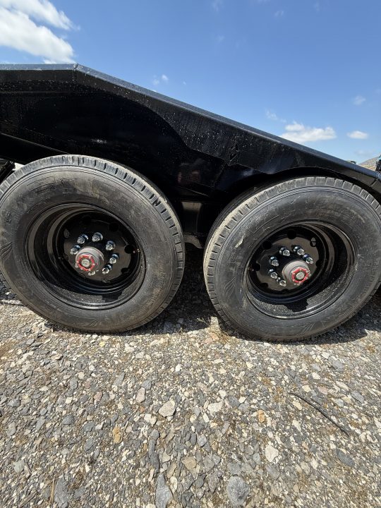 New 2026 Diamond C HXD 210 24’ Gooseneck Equipment Trailer, 23k GVWR, HYDRAULIC JACKS, 102” WIDE, DRIVE OVER FENDERS, 17.5 18 PLY TIRES