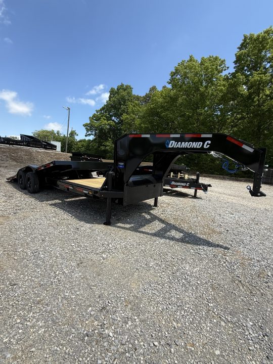 New 2026 Diamond C HXD 210 24’ Gooseneck Equipment Trailer, 23k GVWR, HYDRAULIC JACKS, 102” WIDE, DRIVE OVER FENDERS, 17.5 18 PLY TIRES