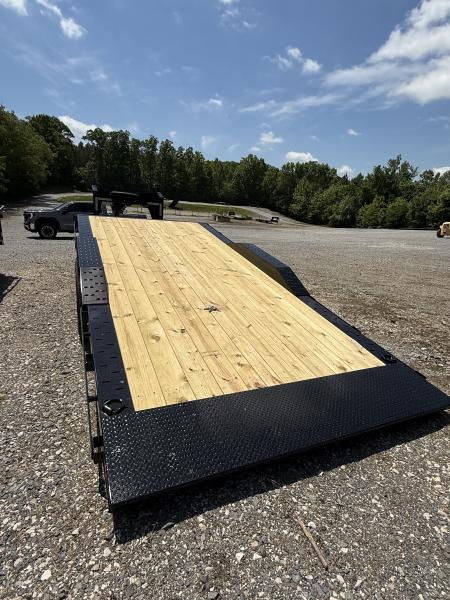 New 2026 Diamond C HXD 210 24’ Gooseneck Equipment Trailer, 23k GVWR, HYDRAULIC JACKS, 102” WIDE, DRIVE OVER FENDERS, 17.5 18 PLY TIRES