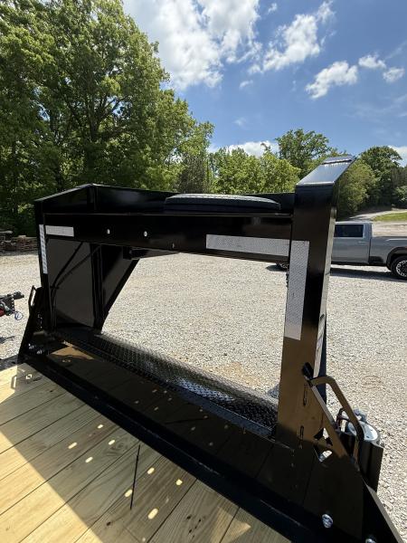 New 2026 Diamond C HXD 210 24’ Gooseneck Equipment Trailer, 23k GVWR, HYDRAULIC JACKS, 102” WIDE, DRIVE OVER FENDERS, 17.5 18 PLY TIRES