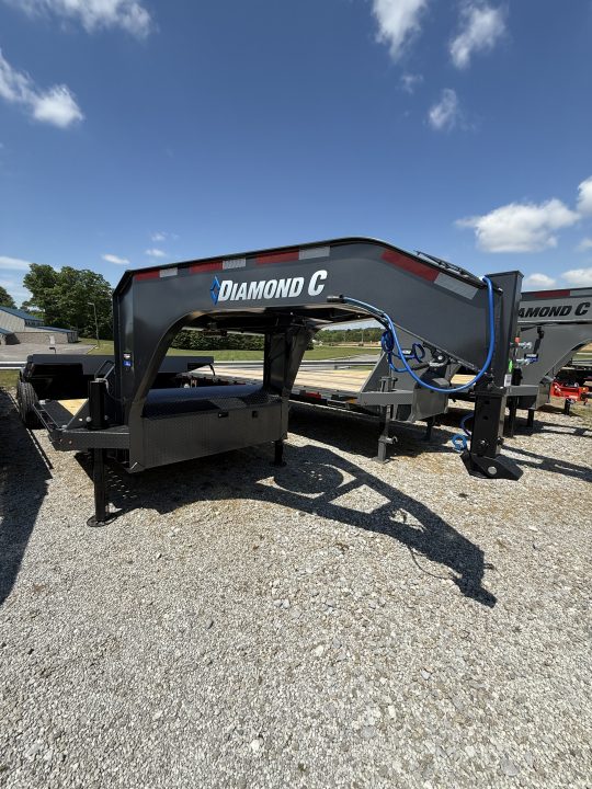 New 2026 Diamond C HXD 210 24’ Gooseneck Equipment Trailer, HYDRAULIC JACKS, 102” WIDE, DRIVE OVER FENDERS, 23K GVWR