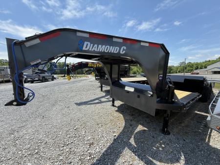 New 2026 Diamond C HXD 210 24’ Gooseneck Equipment Trailer, HYDRAULIC JACKS, 102” WIDE, DRIVE OVER FENDERS, 23K GVWR