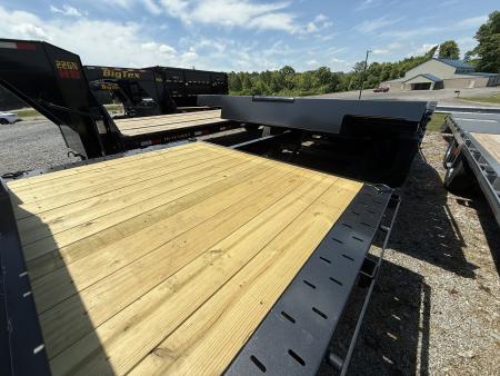 New 2026 Diamond C HXD 210 24’ Gooseneck Equipment Trailer, HYDRAULIC JACKS, 102” WIDE, DRIVE OVER FENDERS, 23K GVWR