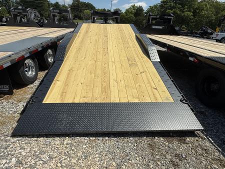 New 2026 Diamond C HXD 210 24’ Gooseneck Equipment Trailer, HYDRAULIC JACKS, 102” WIDE, DRIVE OVER FENDERS, 23K GVWR