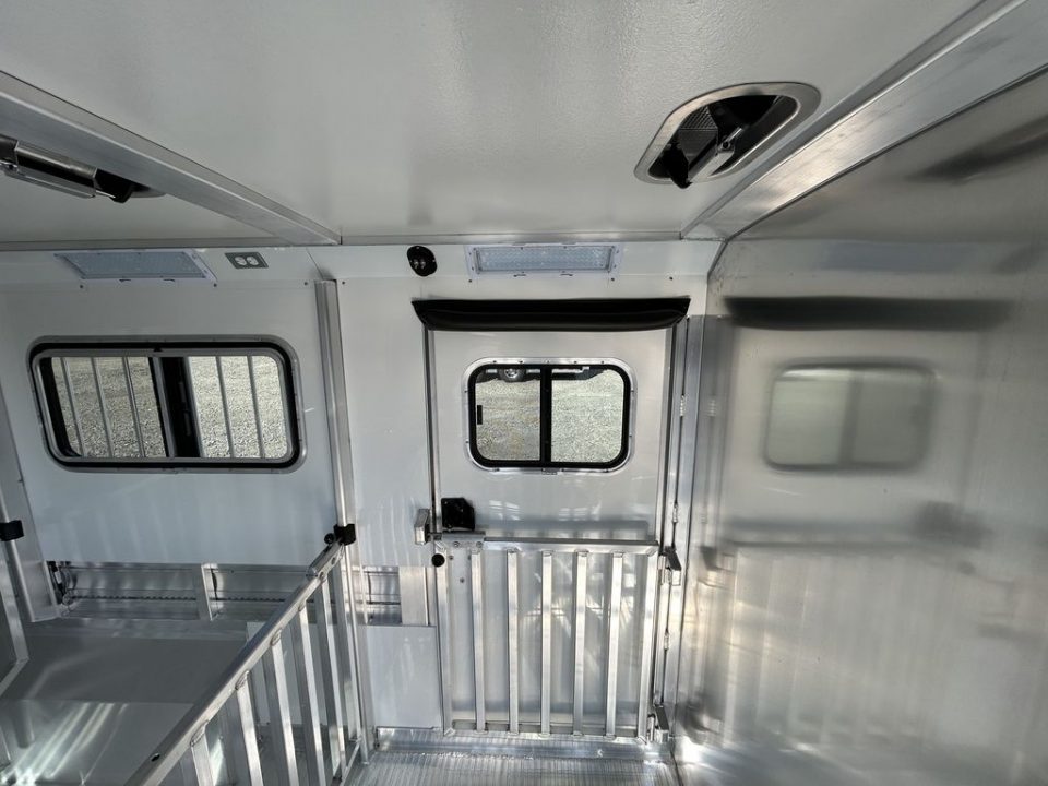 New 2026 Cimarron Trailers Showstar 305
