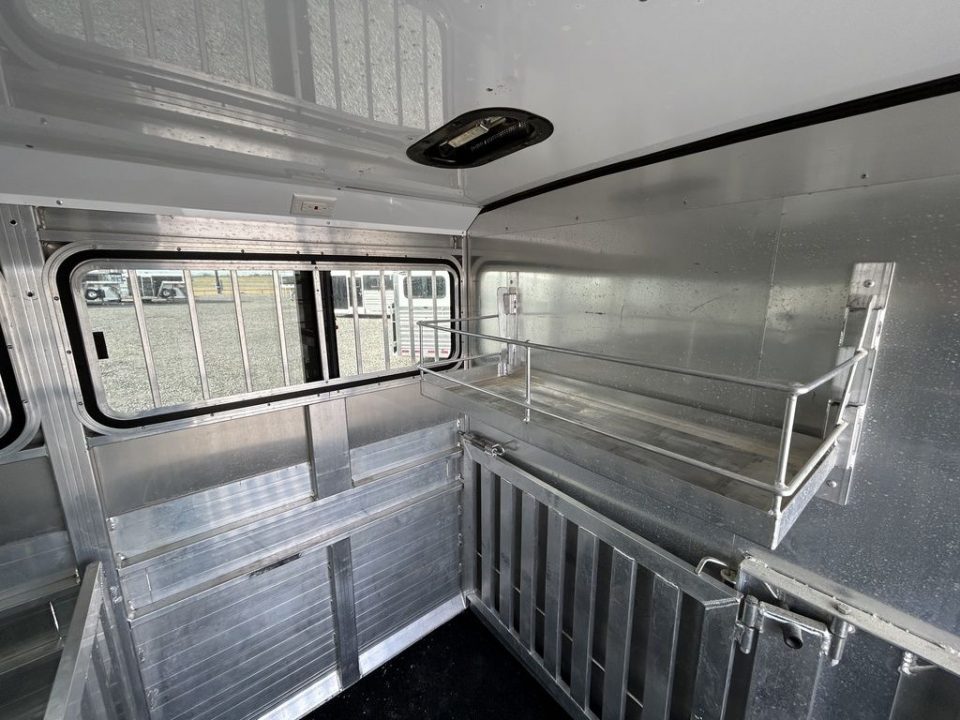Used 2022 Exiss Trailers Exhibitor 871