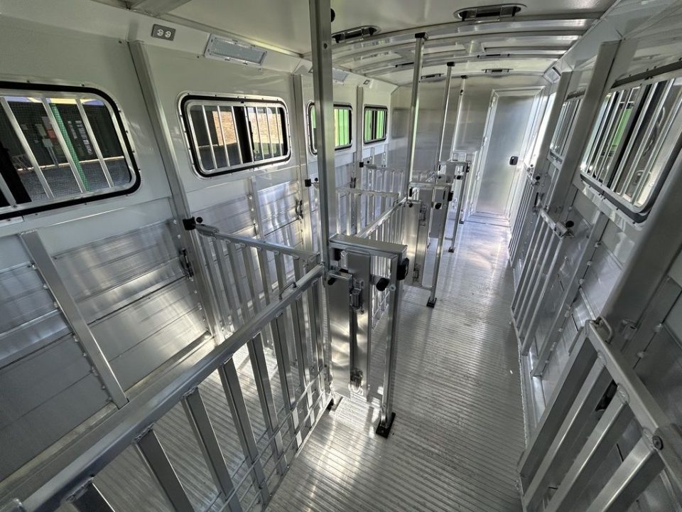 New 2026 Cimarron Trailers Showstar 311