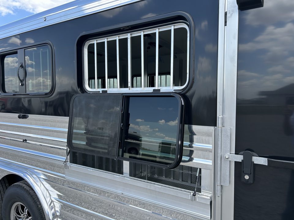 New 2026 Cimarron Showstar 319