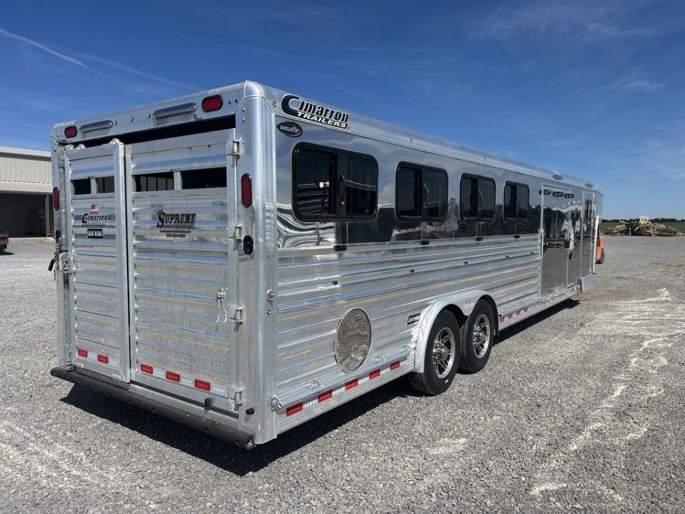 Used 2022 Cimarron Trailers Showstar 458