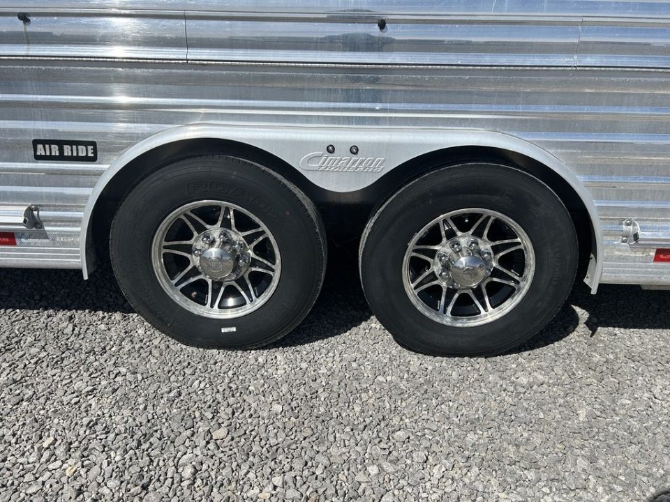 Used 2022 Cimarron Trailers Showstar 458