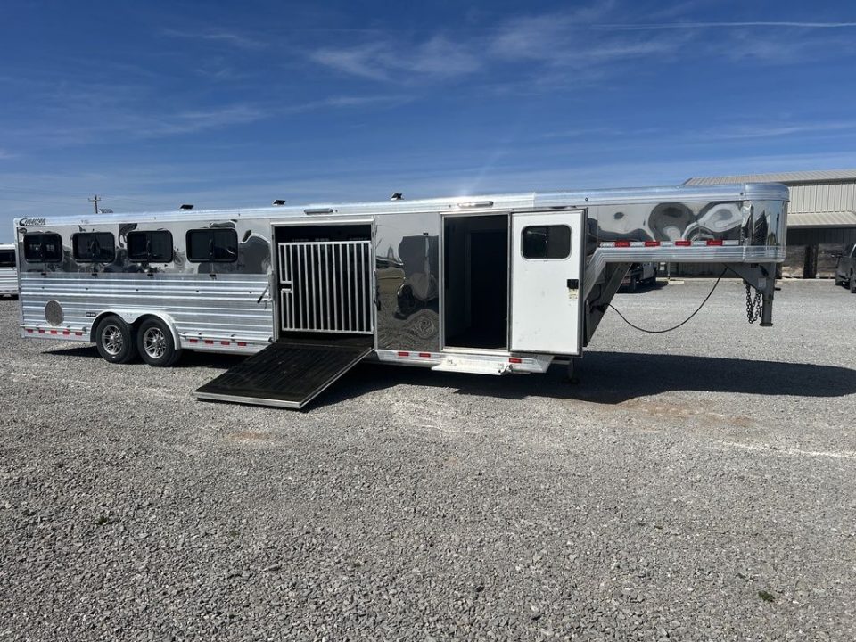 Used 2022 Cimarron Trailers Showstar 458