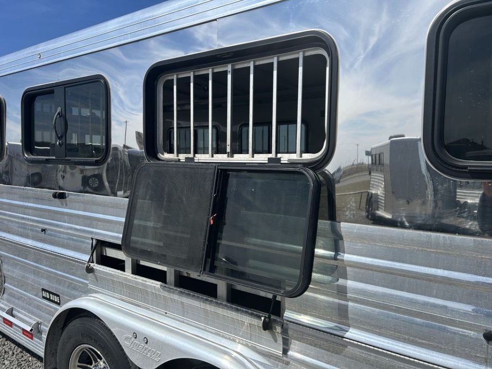 Used 2022 Cimarron Trailers Showstar 458