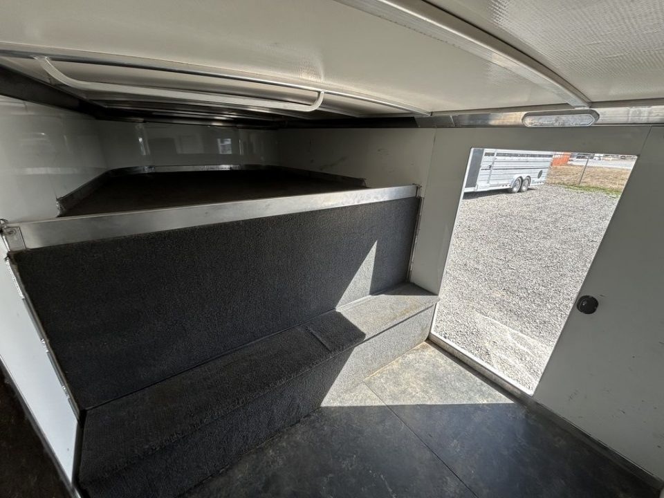 Used 2022 Cimarron Trailers Showstar 458