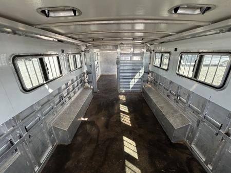 Used 2022 Cimarron Trailers Showstar 458