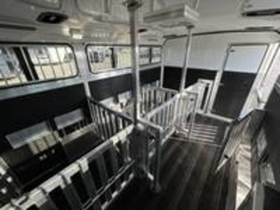 New 2026 Bar-M Trailers 6-pen 579