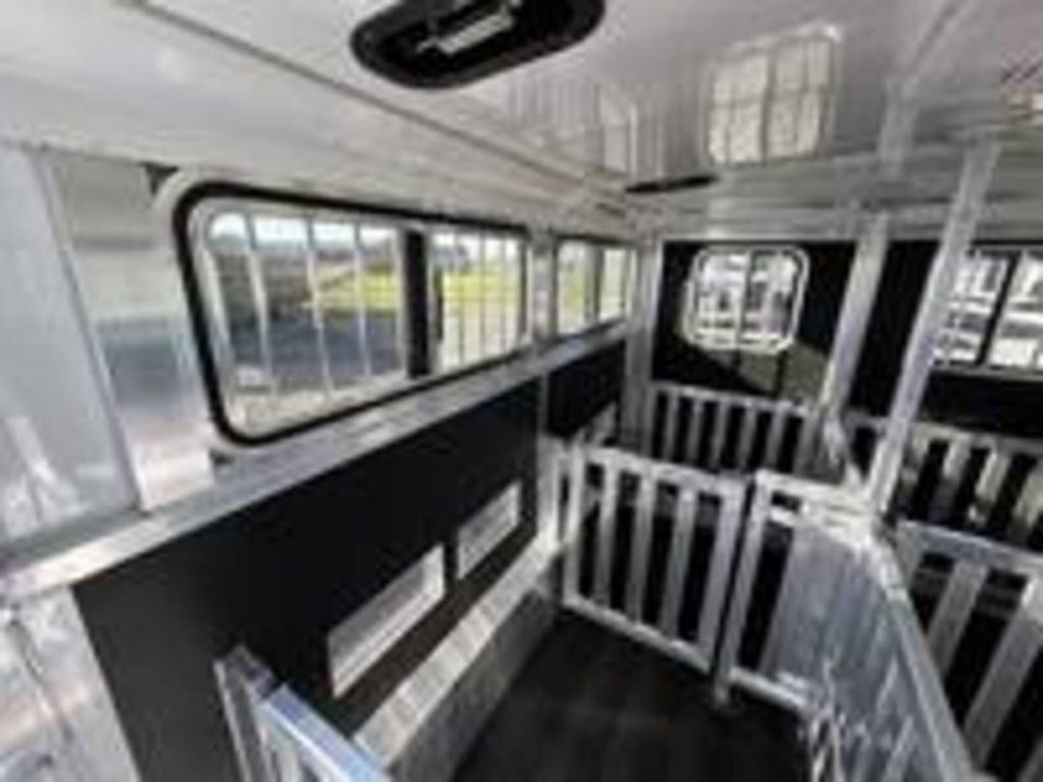 New 2026 Bar-M Trailers 6-pen 579