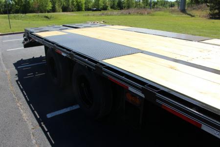 New 2026 Davidson Trailers 27+5 DUAL TANDEM 12K AXLE W/ HUTCH Deckover Trailer