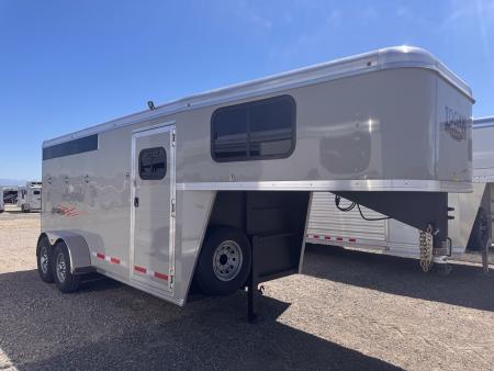 New 2026 Logan Coach 3H GN CROSSFIRE Horse Trailer