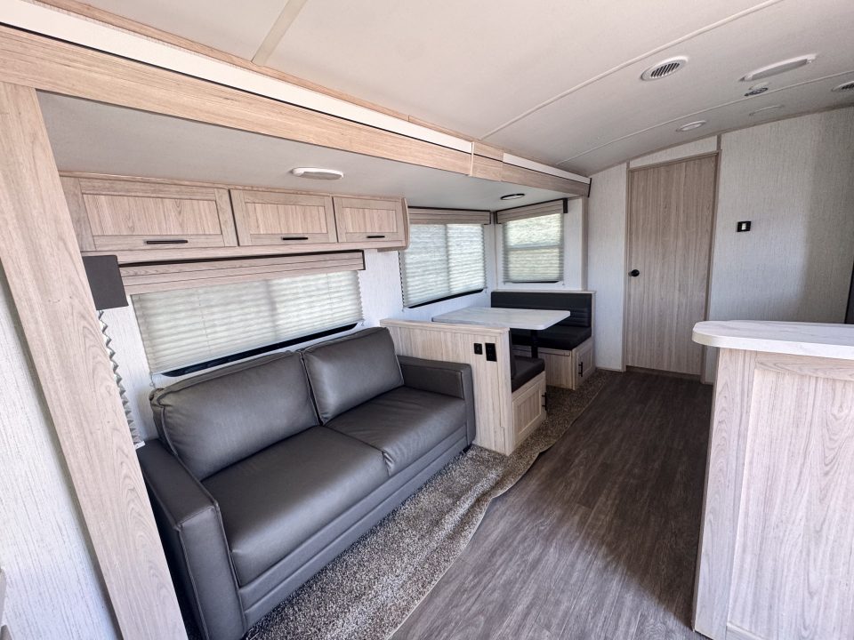 Used 2022 Shadow CAMPER Fifth Wheel