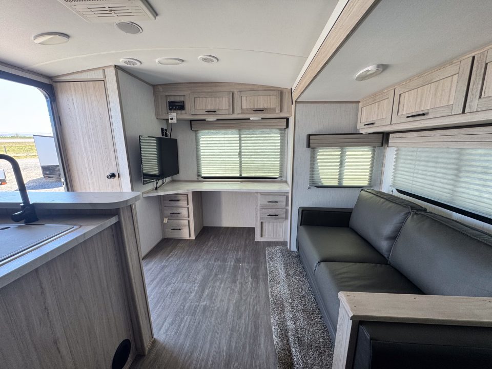Used 2022 Shadow CAMPER Fifth Wheel