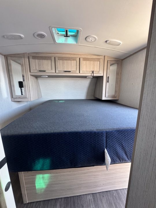 Used 2022 Shadow CAMPER Fifth Wheel