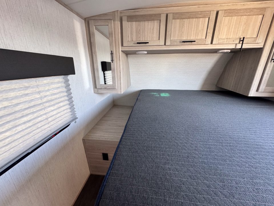 Used 2022 Shadow CAMPER Fifth Wheel