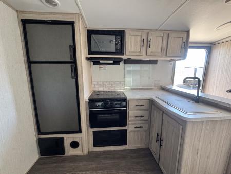 Used 2022 Shadow CAMPER Fifth Wheel