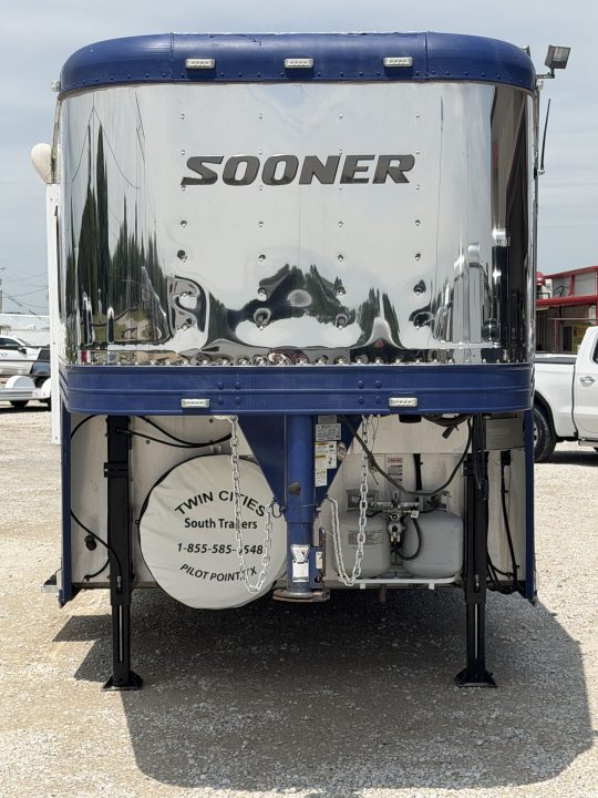 Used 2013 Sooner 6 Horse Living Quarters Midtack Horse Trailer