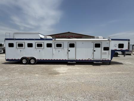 Used 2013 Sooner 6 Horse Living Quarters Midtack Horse Trailer