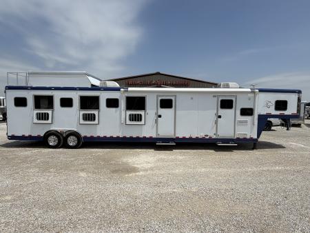 Used 2013 Sooner 6 Horse Living Quarters Midtack Horse Trailer
