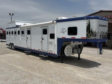 Used 2013 Sooner 6 Horse Living Quarters Midtack Horse Trailer