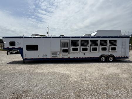 Used 2013 Sooner 6 Horse Living Quarters Midtack Horse Trailer