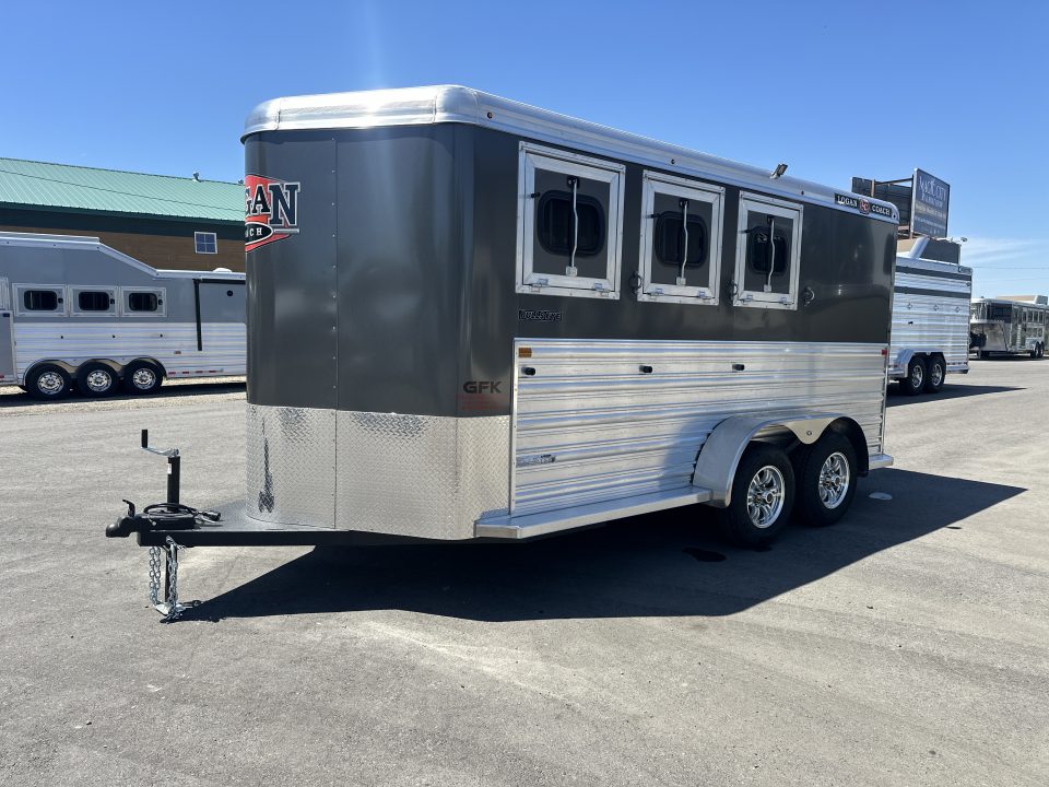 New 2026 Logan Coach Bullseye 3 Horse Bumper Pull