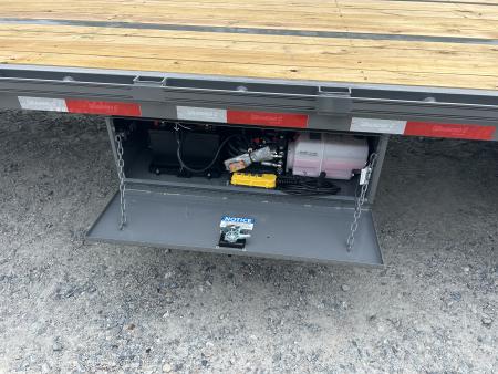 New 2026 Diamond C FMAX210 Hydraulic Dovetail Gooseneck, 30ft Deck ( 18ft Deck +12ft Dovetail ) Hyd Jacks