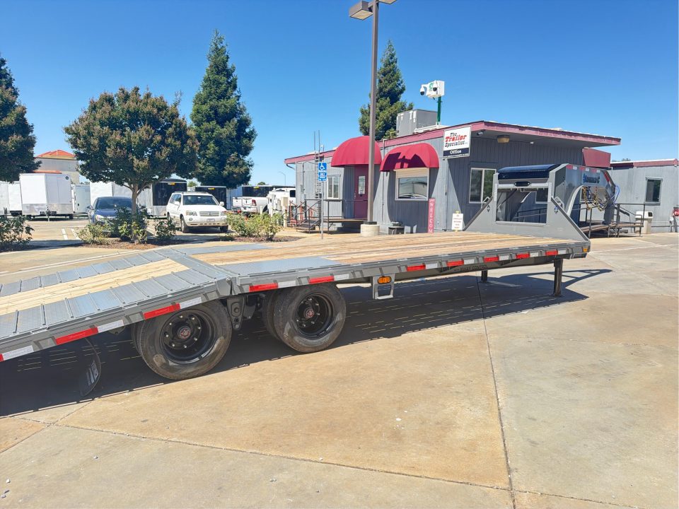 New 2026 Diamond C Trailers FMAX216L30X102HDT 8.5FT X 30FT 40K GVW Equipment Trailer