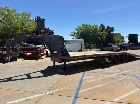 New 2026 Diamond C Trailers FMAX216L30X102HDT 8.5FT X 30FT 40K GVW Equipment Trailer