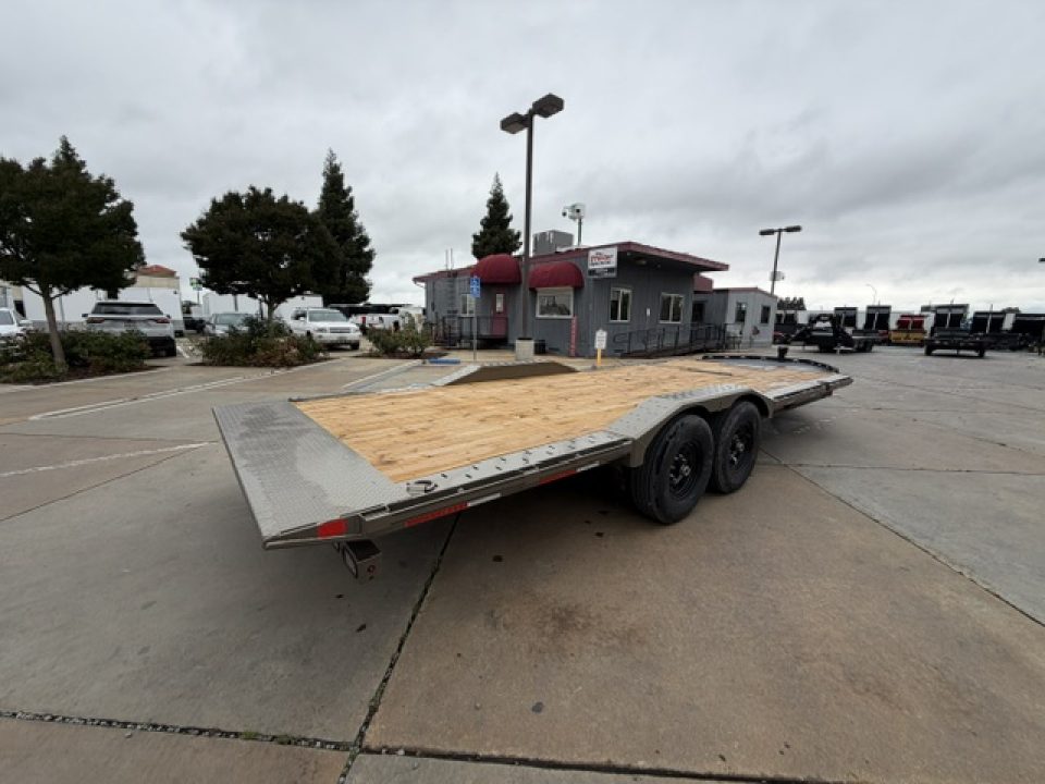 New 2026 Diamond C Trailers HXD207L22X102 8.5FT X 22FT 14.9 GVW Tilt Trailer