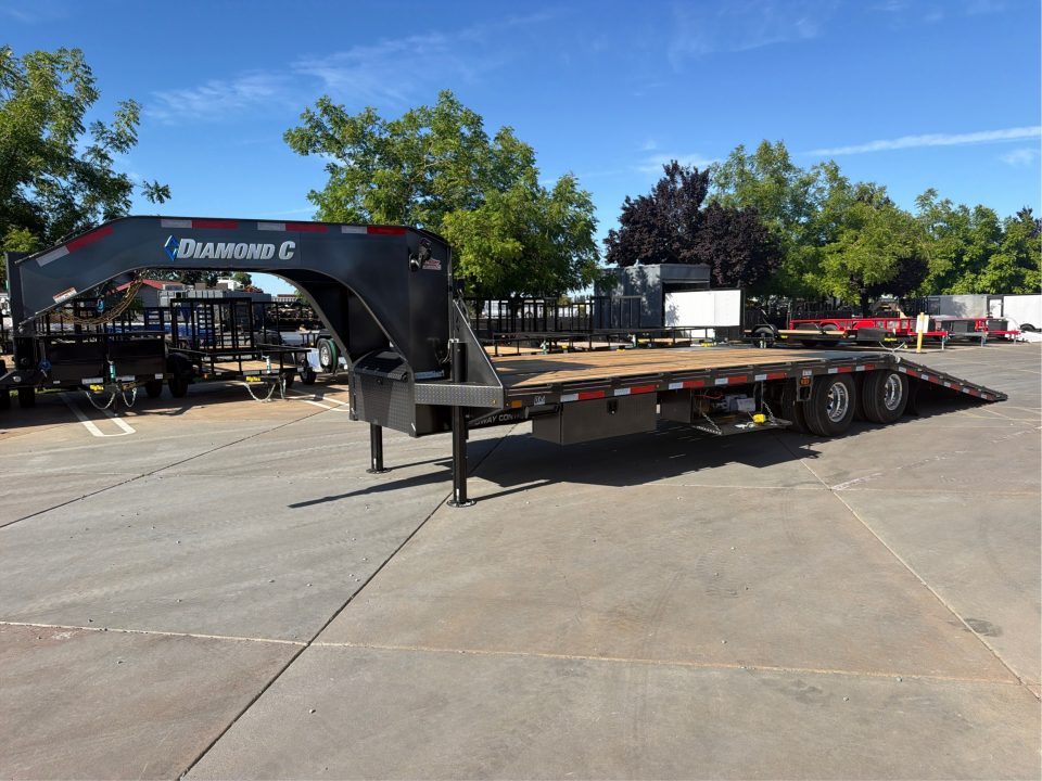 New 2026 Diamond C Trailers FMAX212L30X102HDT 8.5FT X 30FT 25.9K GVW Equipment Trailer
