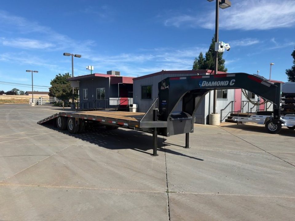 New 2026 Diamond C Trailers FMAX212L30X102HDT 8.5FT X 30FT 25.9K GVW Equipment Trailer