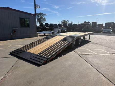 New 2026 Diamond C Trailers FMAX212L30X102HDT 8.5FT X 30FT 25.9K GVW Equipment Trailer