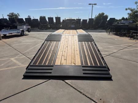 New 2026 Diamond C Trailers FMAX212L30X102HDT 8.5FT X 30FT 25.9K GVW Equipment Trailer