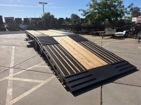 New 2026 Diamond C Trailers FMAX212L30X102HDT 8.5FT X 30FT 25.9K GVW Equipment Trailer