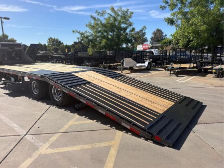 New 2026 Diamond C Trailers FMAX212L30X102HDT 8.5FT X 30FT 25.9K GVW Equipment Trailer