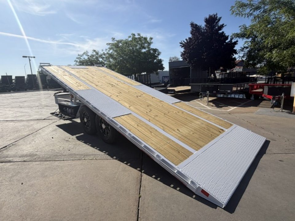 New 2026 Diamond C Trailers DET207L22X102 8.5FT X 22FT 15.5K GVW Tilt Trailer
